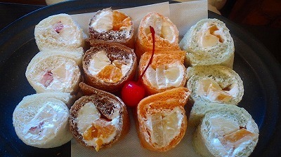 はまフルーツサンド550.jpg