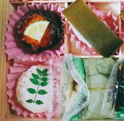 ゐざさ取り寄せ 真鯛いくら味付黒板昆布.jpg