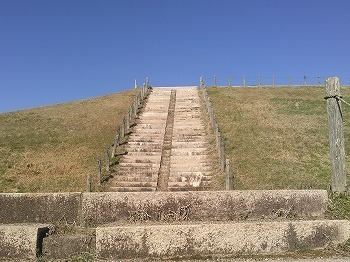 八日市古墳 2 (4).jpg