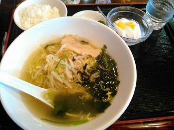 広盛園 日替わり 塩ラーメン (2).jpg